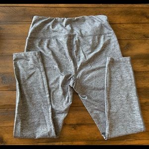 👉🏻 10 for $10 Heather Green Leggings